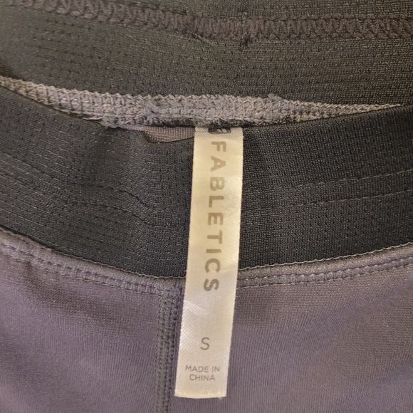 Fabletics capri Leggings with side zipper Size S - Picture 2 of 4